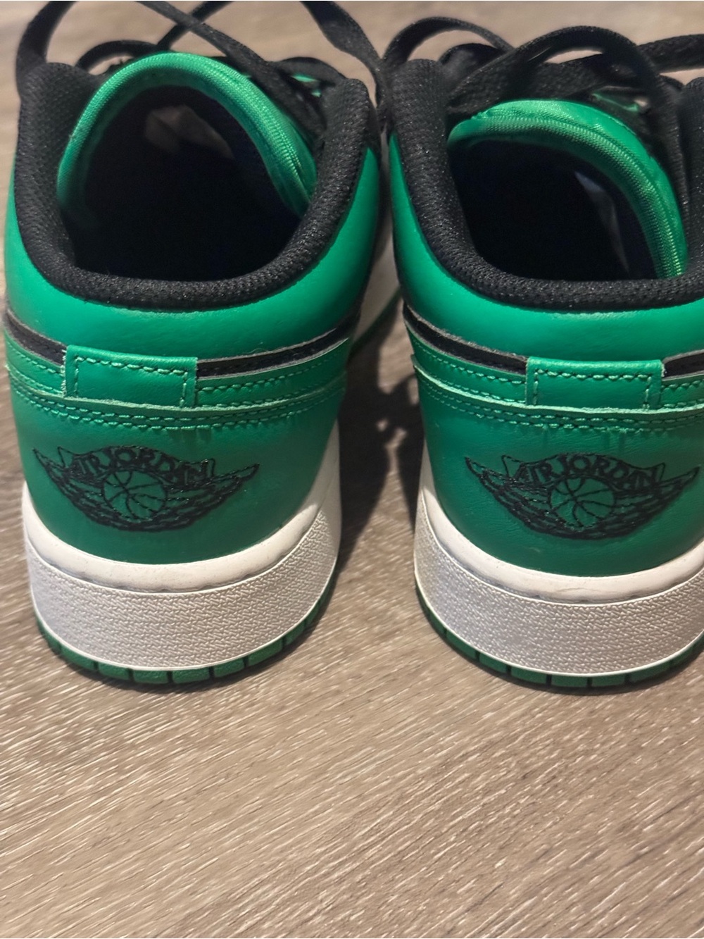 Like New Jordan 1 Low-Top Sneakers in Green and Black lucky green - Picture 3 of 6